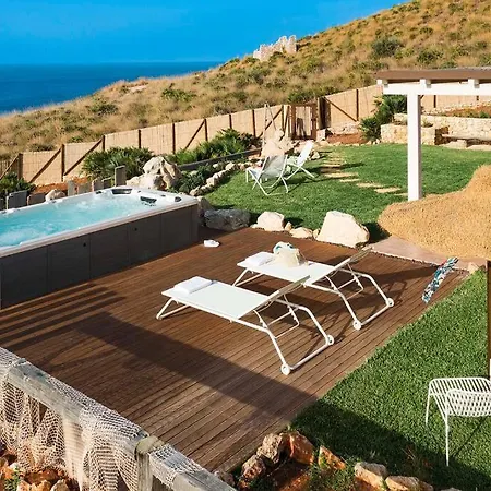 Villa Faraglioni Cala Bianca *
