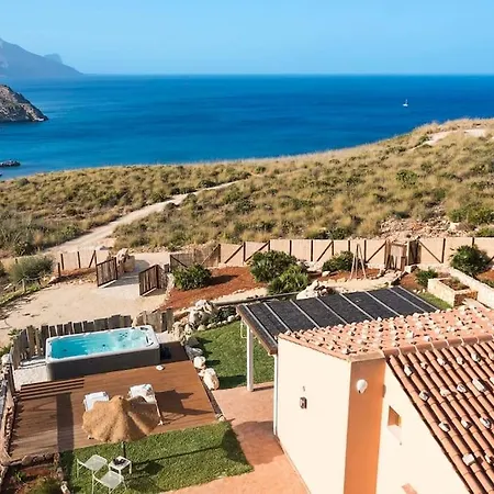 Faraglioni Cala Bianca Villa